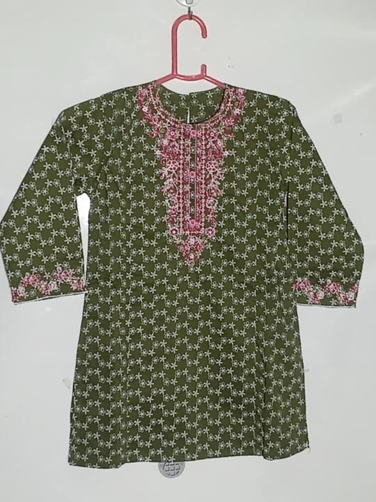 Green embroidered girls suit 2pc